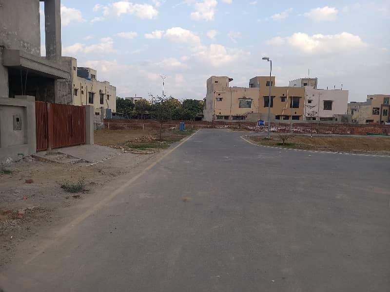 Investors Should sale This Prime Location House Located Ideally In Bahria Nasheman 2