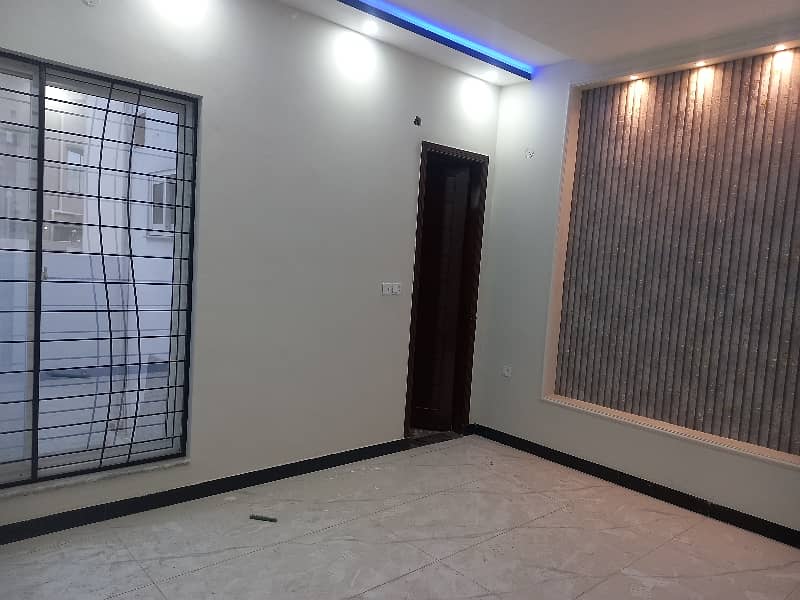 Investors Should sale This Prime Location House Located Ideally In Bahria Nasheman 5