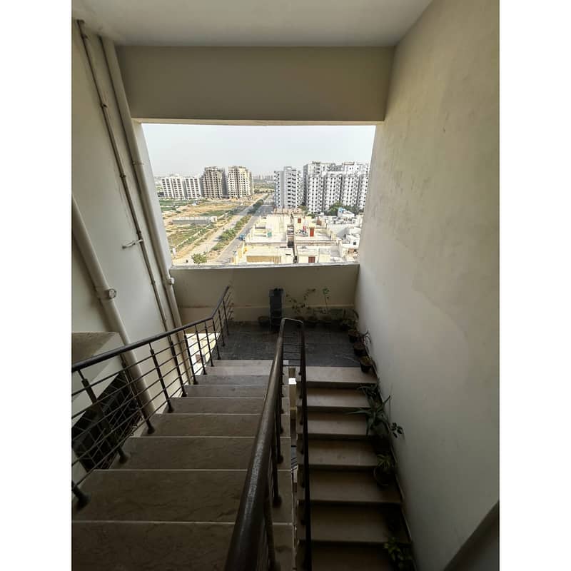 700 Sqft 2 Bed Lounge Leased Road Face Apartment For Sale In Mehran Tower 4