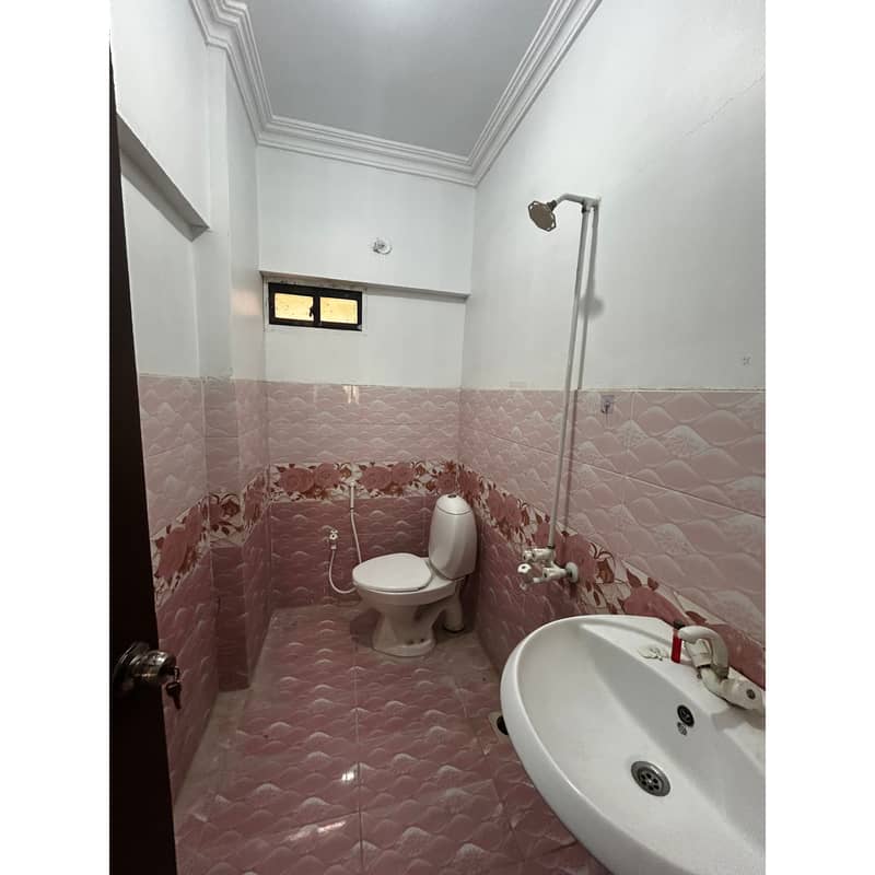 700 Sqft 2 Bed Lounge Leased Road Face Apartment For Sale In Mehran Tower 9