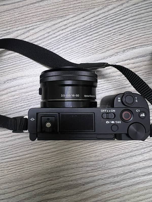 Sony ZV-E10 Mirrorless Cameras with 16-50mm Kit Lens 1