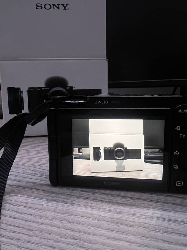 Sony ZV-E10 Mirrorless Cameras with 16-50mm Kit Lens 5