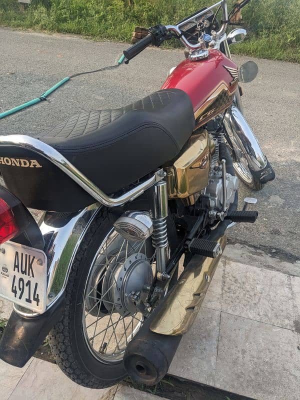 Honda 125 Gold Red Self Start 2