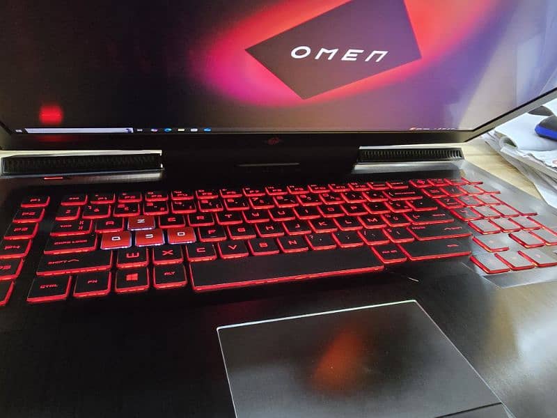 HP OMEN 17-an0xx Gaming Laptop 1