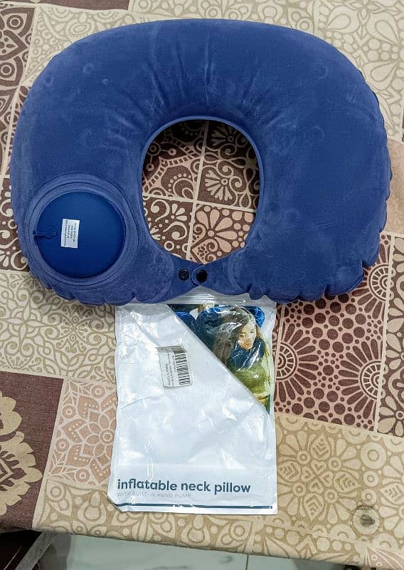 Inflatable Travel Pillow, Adjustable U-Shaped Inflatable Neck Pillow 1