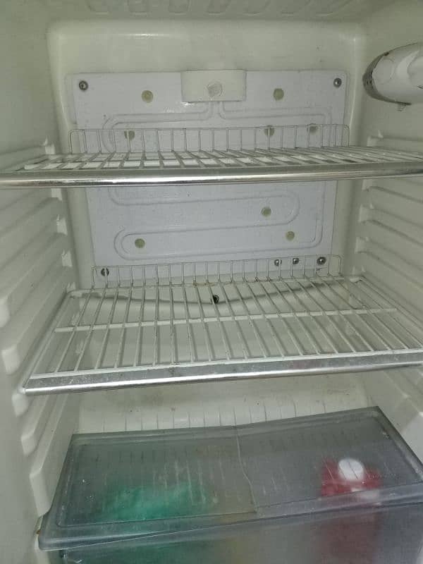 Orient Medium Fridge 7