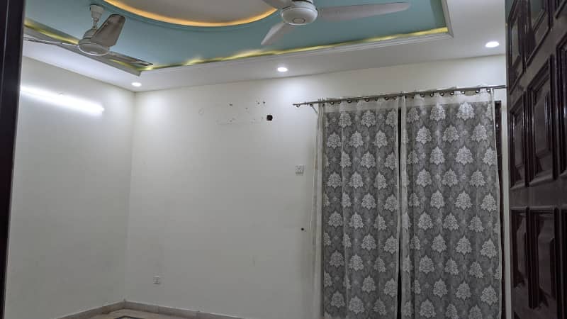 22 Marla house for rent available in Iqbal Avenue face to Housing Society Lahore Bijli Pani gas available 6