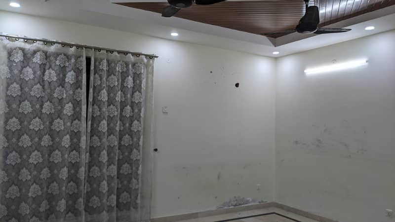 22 Marla house for rent available in Iqbal Avenue face to Housing Society Lahore Bijli Pani gas available 11