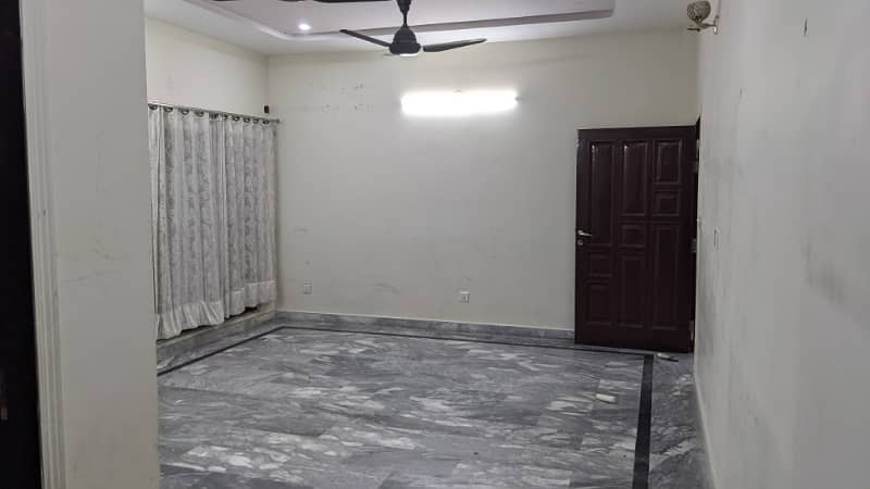 22 Marla house for rent available in Iqbal Avenue face to Housing Society Lahore Bijli Pani gas available 27