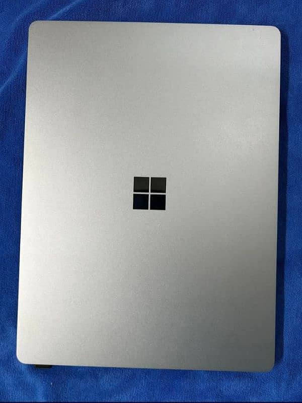 Microsoft Surface Laptop Go 8gb 256gb 1