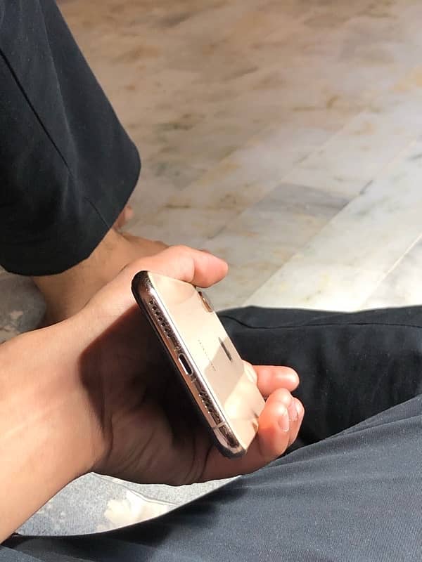 IPhone XS Max / xsmax 256 gb exchange possible or sell 6