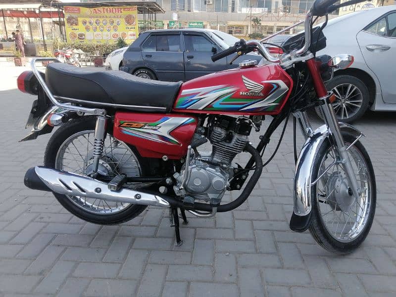 Honda cg 125 model 2023(ISLAMABAD number) 3