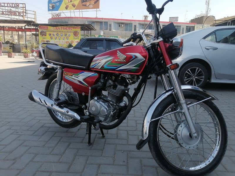 Honda cg 125 model 2023(ISLAMABAD number) 7