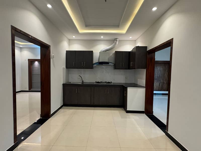 10 Marla Upper Portion 3 Bed Like Brand New Available For Rent In Overseas A Block Bahria TOwn Lahore 0