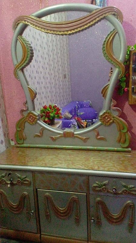 dressing table 0