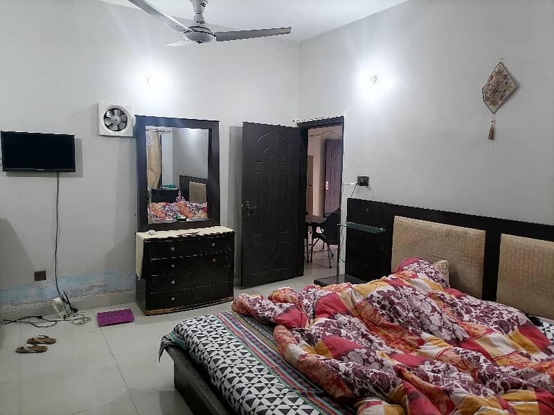 Single Storey 240 Square Yards House Available In Gulshan-E-Iqbal - Block 5 For Sale 26