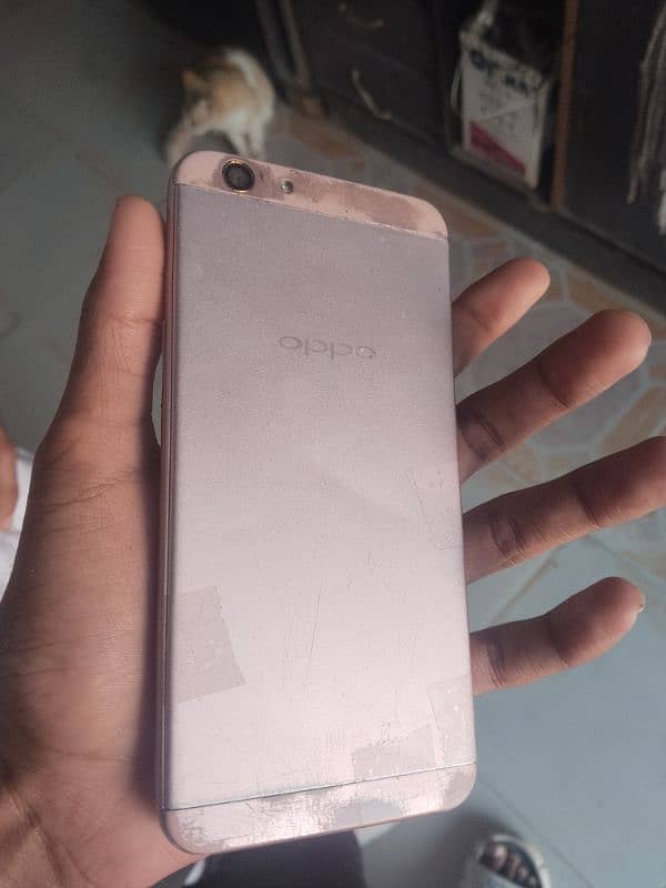 OPPO F1S 4 64 1