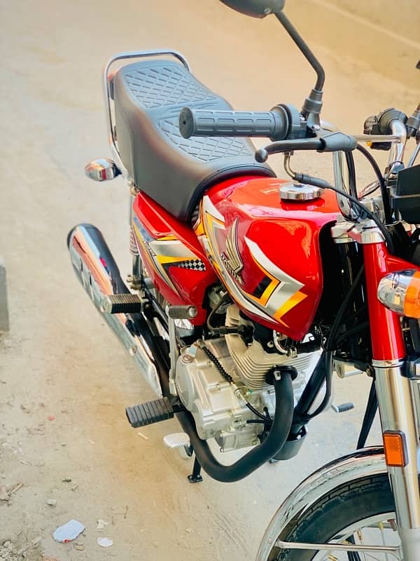 Honda 125 2025 Modal Red /24 3