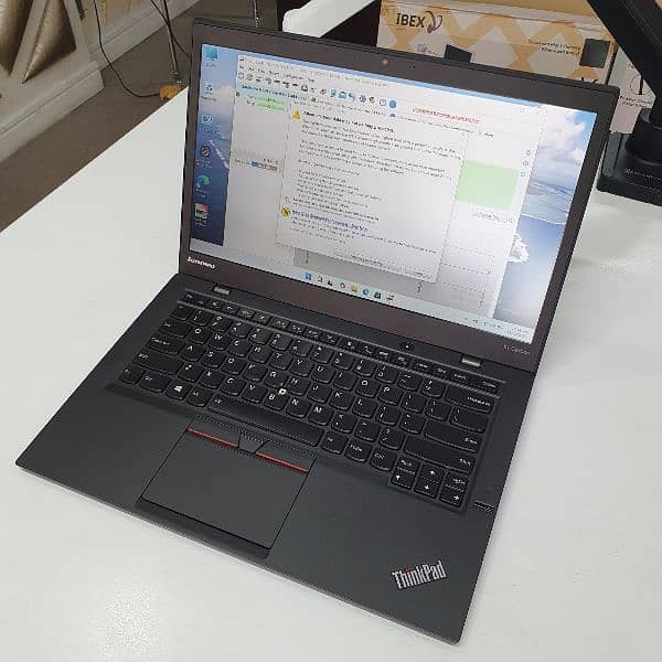 Lenovo Thinkpad X1 Carbon i7 5Th gen, 8gb ram, 256gb ssd, 14 inche FHD 2