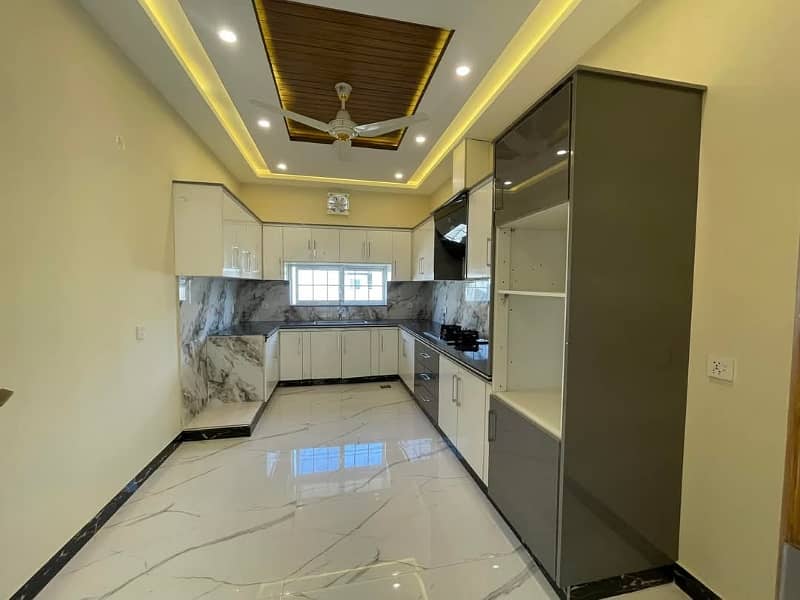 1 Kanal Beautifully Designed Spanish House for Rent in DHA Phase 8 17