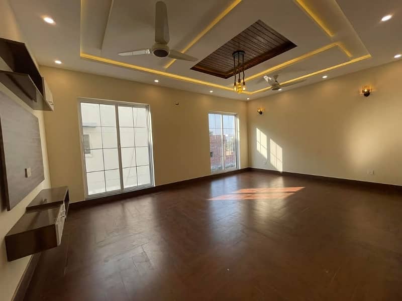 1 Kanal Beautifully Designed Spanish House for Rent in DHA Phase 8 19