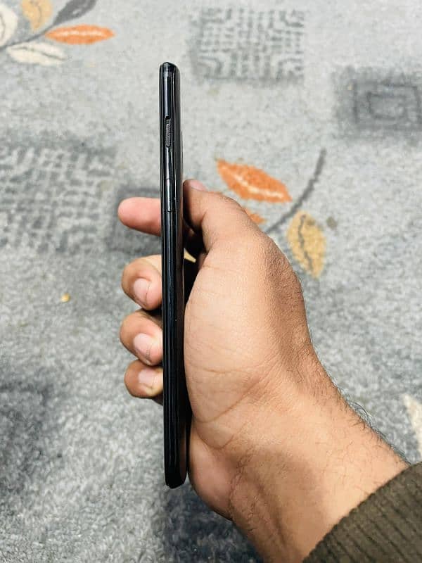 one plus 6 in good condition 7