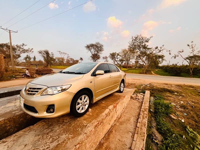 Toyota Corolla Altis 2013 1