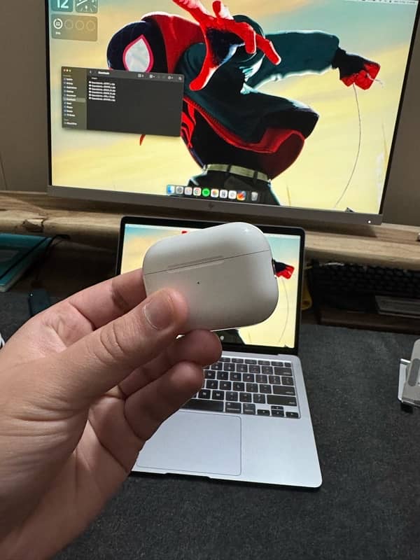 Apple AirPods Pro (2nd Generation) 1