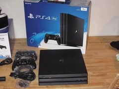 PS4 pro game 1tb complete box with 2 controller