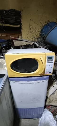 microwave oven