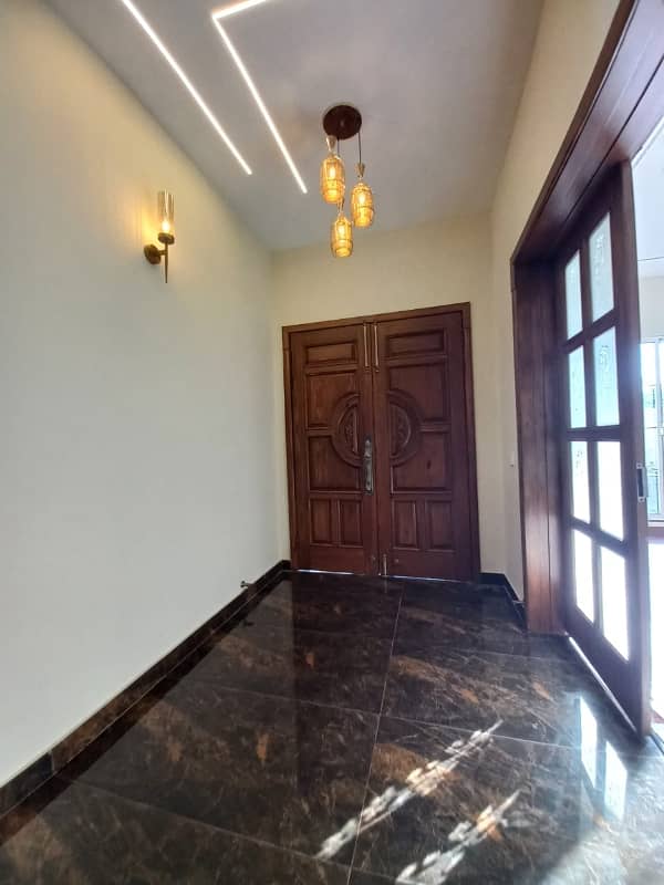 Luxury 1 Kanal Brand-New House for Sale in Lake City, Lahore** 6