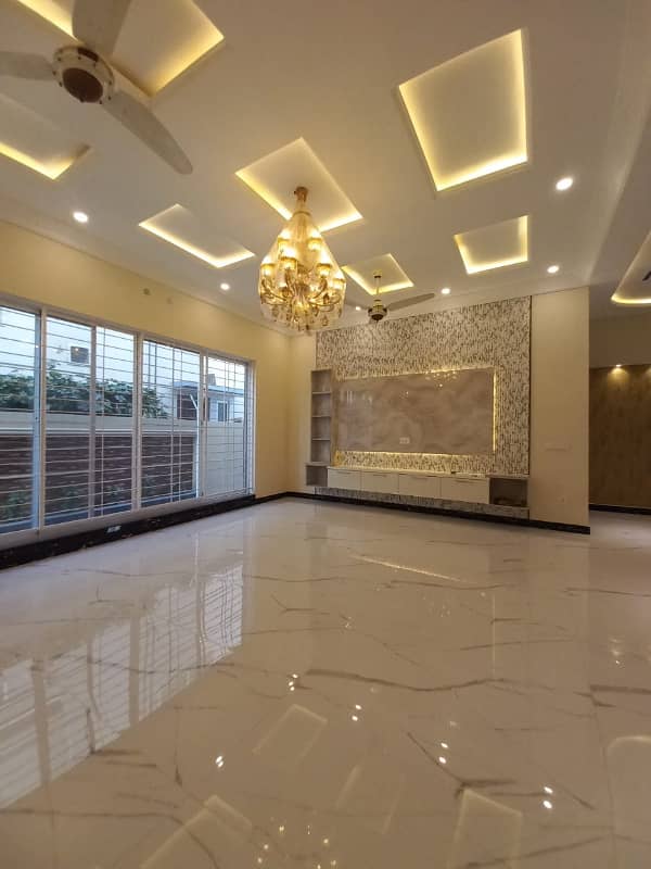 Luxury 1 Kanal Brand-New House for Sale in Lake City, Lahore** 12