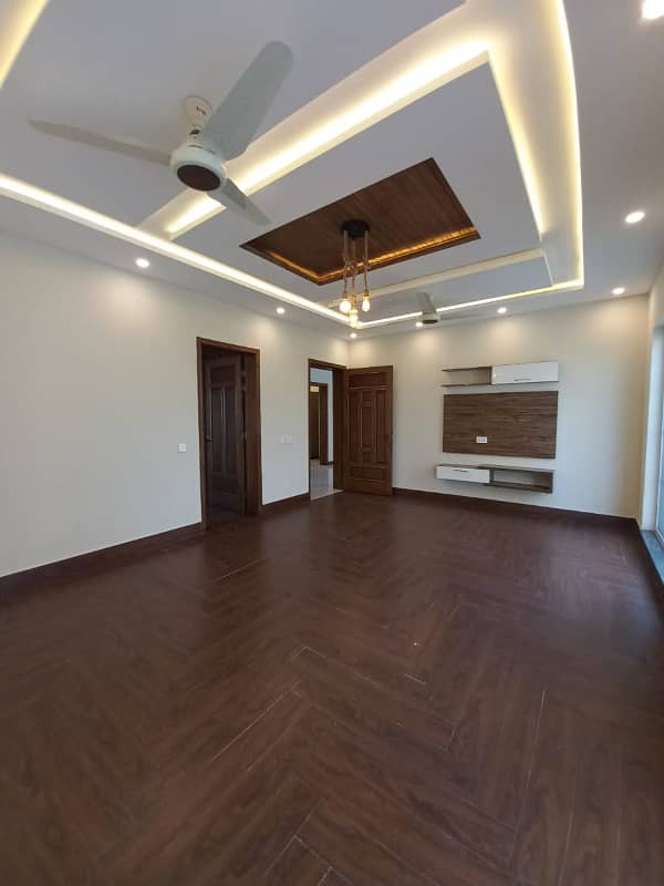 Luxury 1 Kanal Brand-New House for Sale in Lake City, Lahore** 25