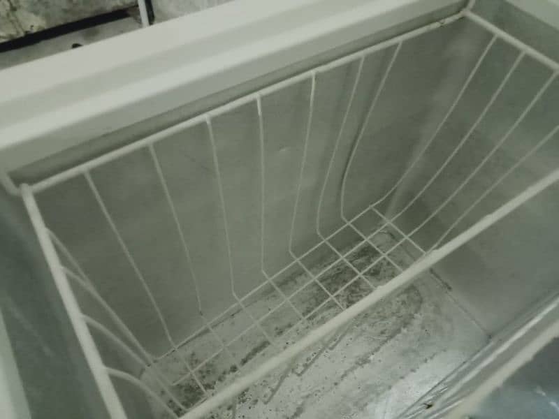 freezer for sale okay hai genuine condition mein hai 3