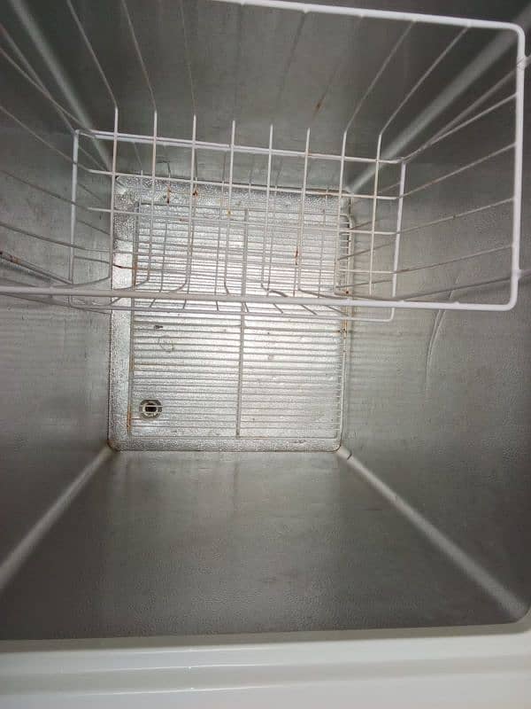 freezer for sale okay hai genuine condition mein hai 11