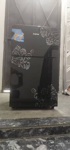 I-Zone Scratch less Tempered Glass Room Fridge