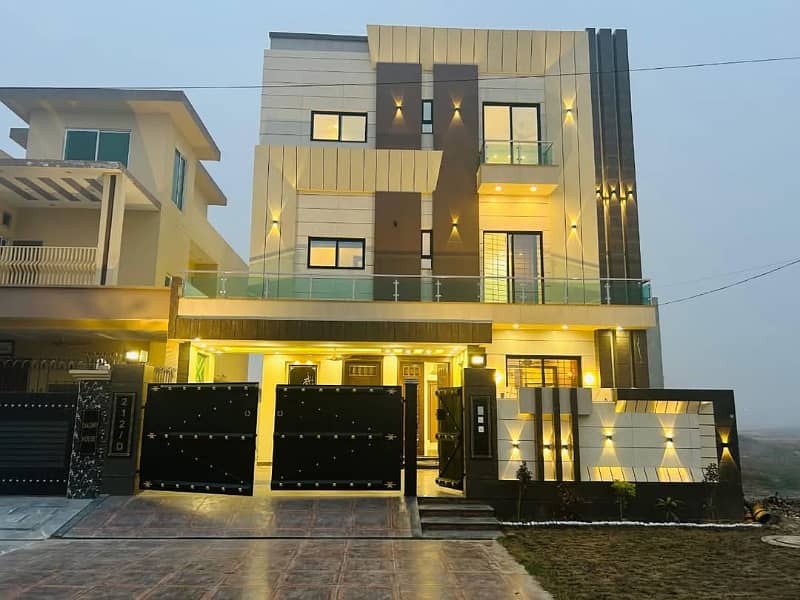 10 Marla Brand New House For Sale In Central Park 0