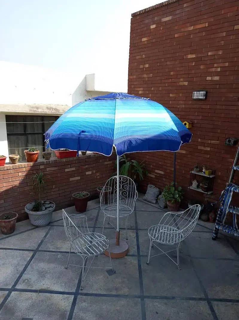 Garden umbrella 1