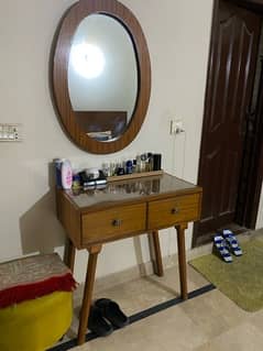 Bed set with with dressing table and one side table