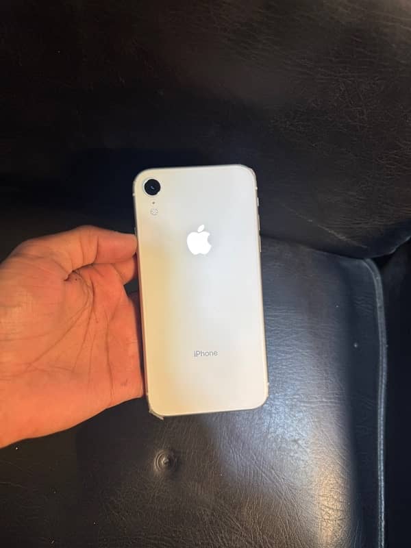 iphone Xr condition  10/10 3