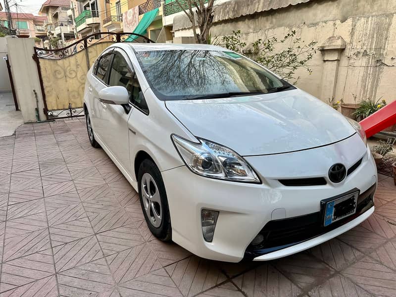 Toyota Prius S 1.8 2015 1