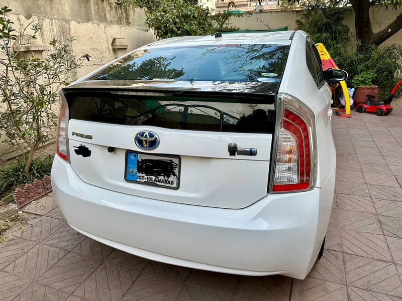 Toyota Prius S 1.8 2015 6