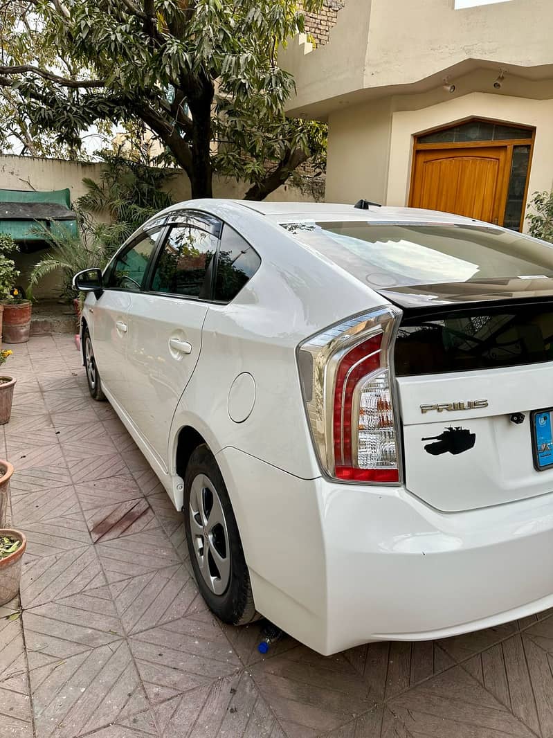 Toyota Prius S 1.8 2015 7