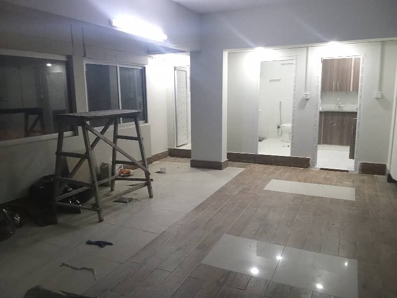 2700, SQFT SECOND FLOOR OFFICE AVAILABLE HALL 0