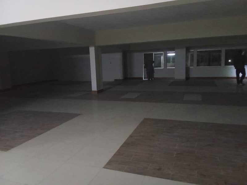 2700, SQFT SECOND FLOOR OFFICE AVAILABLE HALL 4