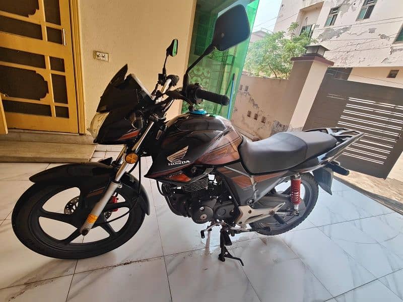 HONDA CB 150F ONLY 11KUSED 6