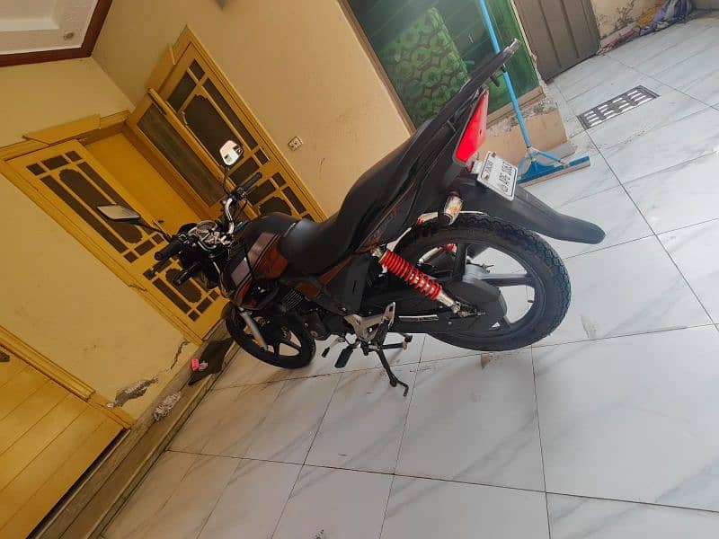 HONDA CB 150F ONLY 11KUSED 8