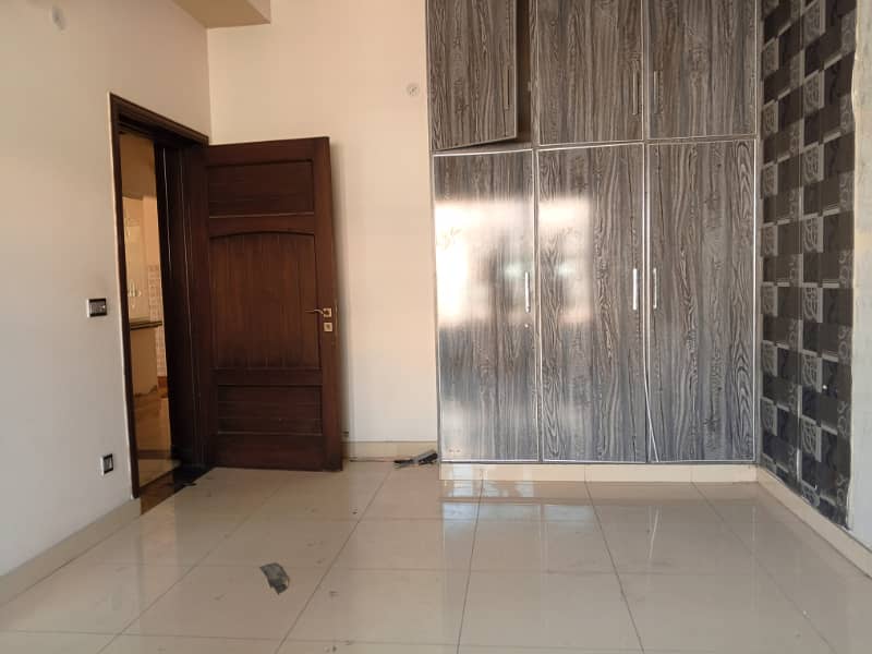 INDEPENDENT 10 MARLA HOUSE AVAILABLE FOR RENT IN RAVI BLOCK 2