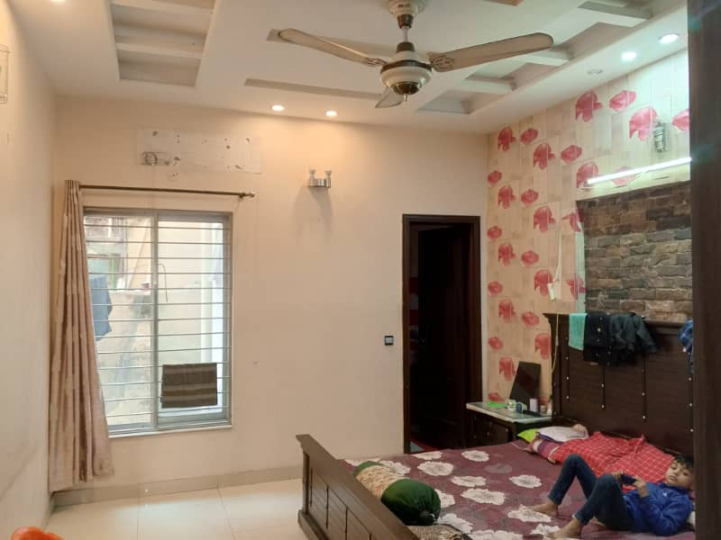 INDEPENDENT 10 MARLA HOUSE AVAILABLE FOR RENT IN RAVI BLOCK 19