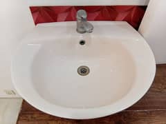 Wash basin with mixture